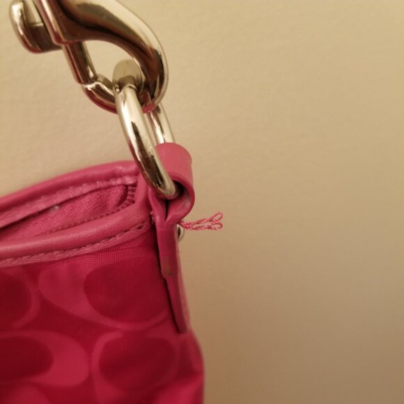 Coach Signature crossbody purse - Picture 9 of 12